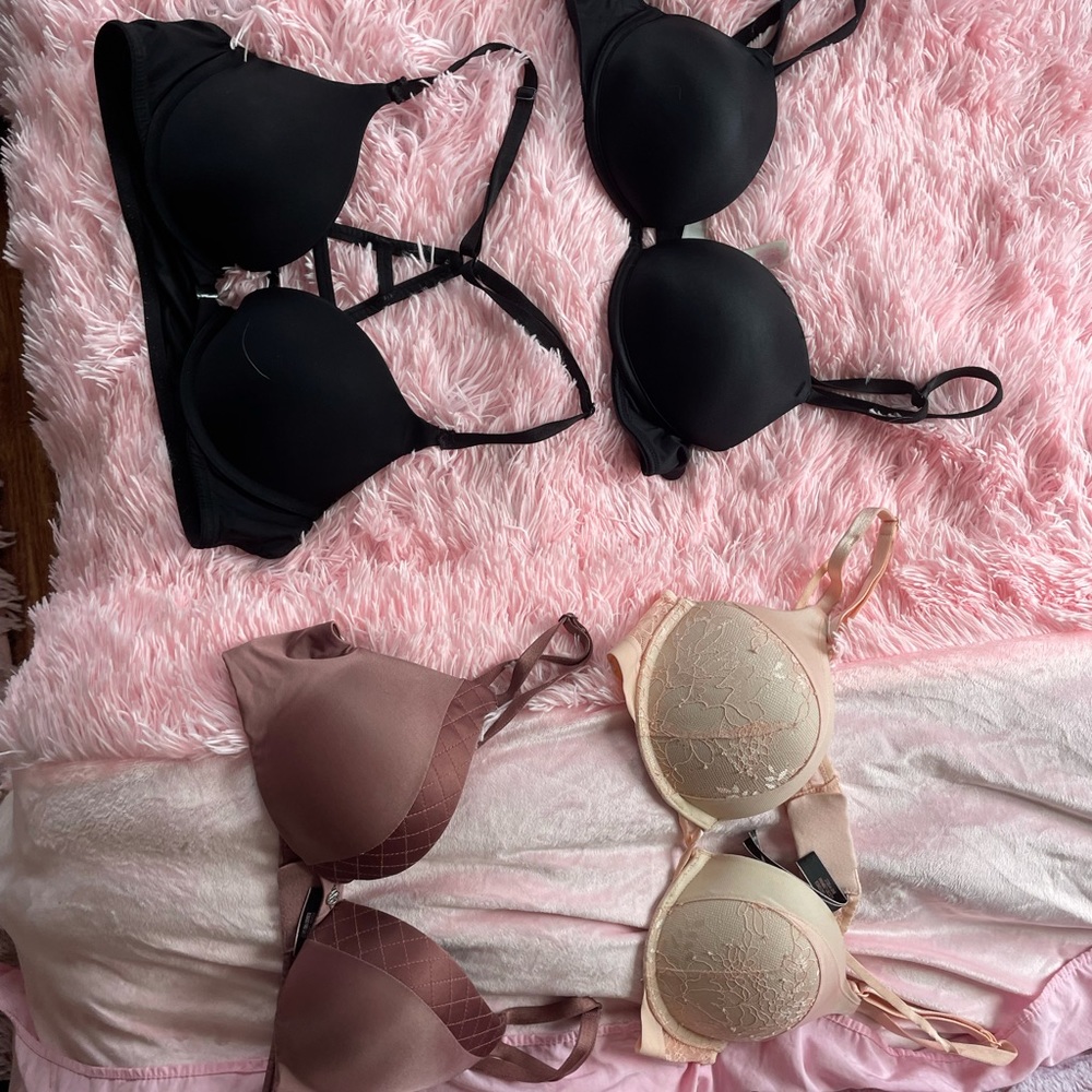 Victoria’s Secret bombshell bras